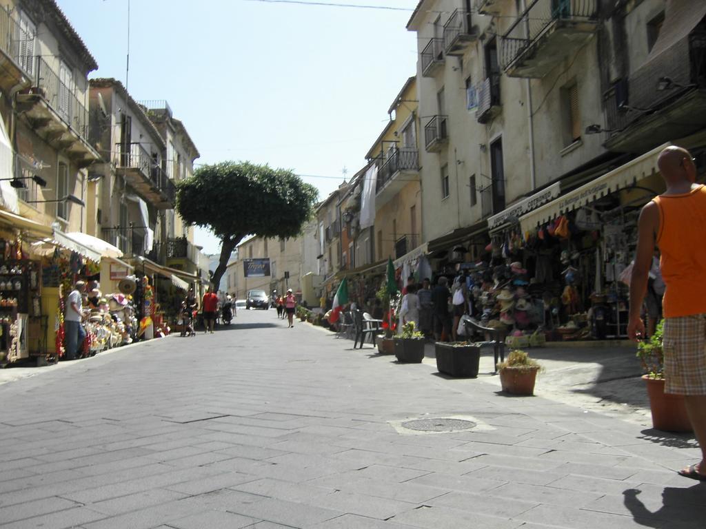 Vittorio Veneto Apartment Tropea Exterior foto